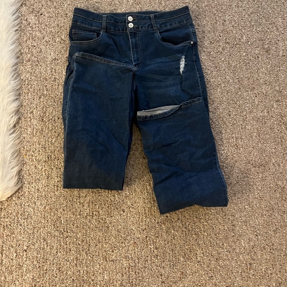 Beautiful Ripped Flare Jeans - Picture 8 of 9